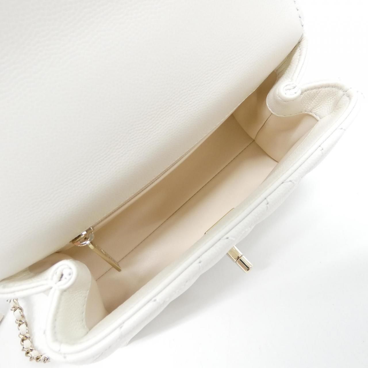Chanel Bag Handbag White — view 6