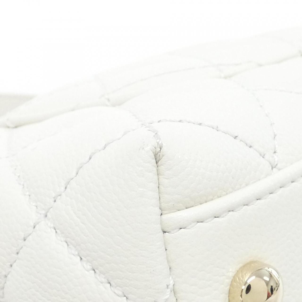 Chanel Bag Handbag White — view 3