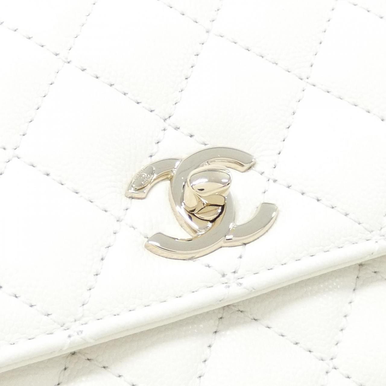 Chanel Bag Handbag White — view 4
