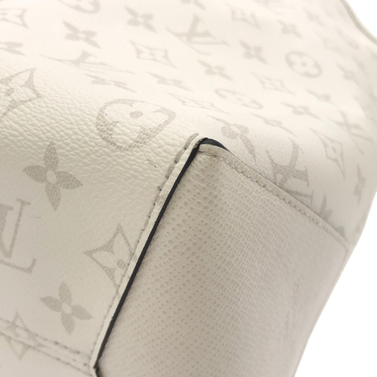 Louis Vuitton Taiga Llama Weekend Tote — view 2