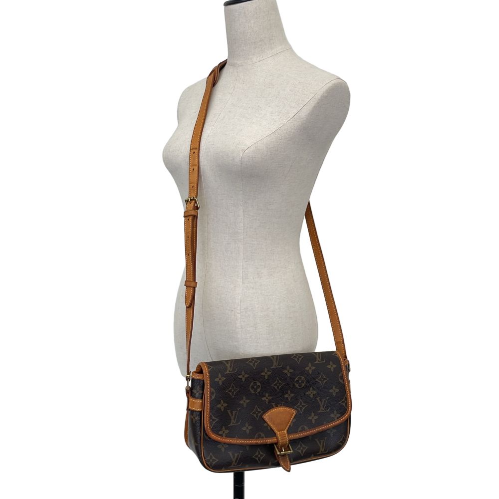 Louis Vuitton Monogram Sologne Shoulder Bag Brown Second — view 8