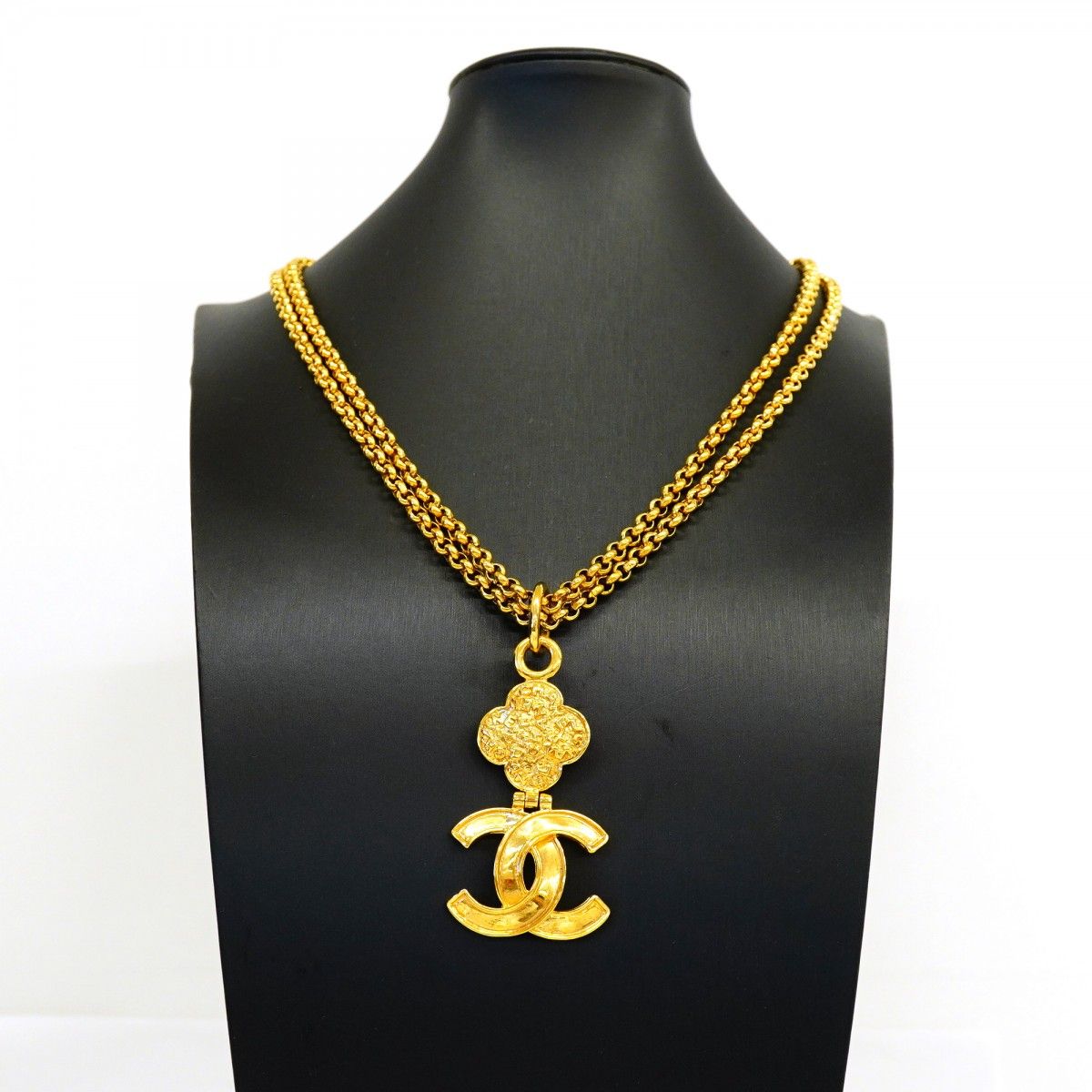 Chanel Necklace Vintage CC Logo Gold Plated — view 6