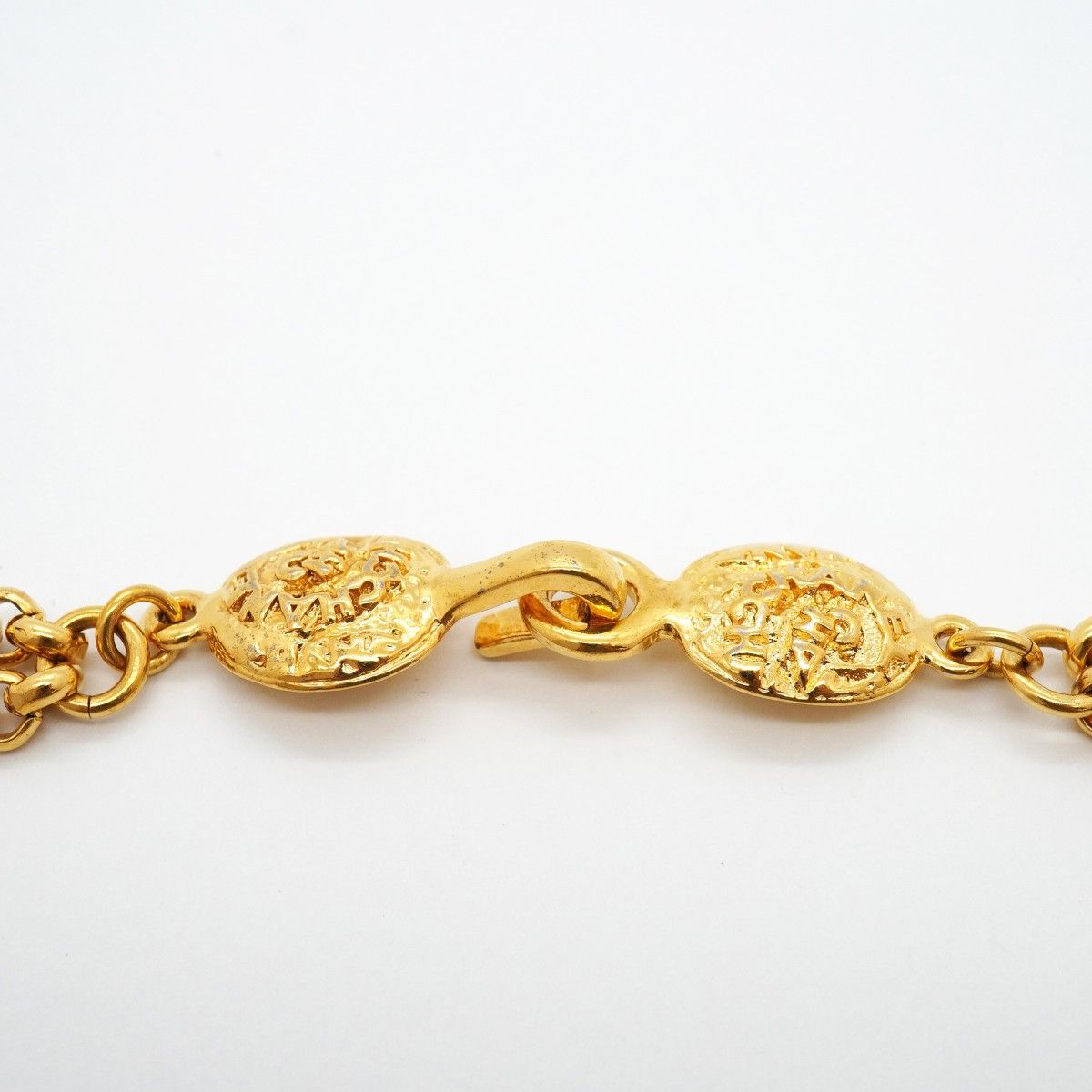 Chanel Necklace Vintage CC Logo Gold Plated — view 4