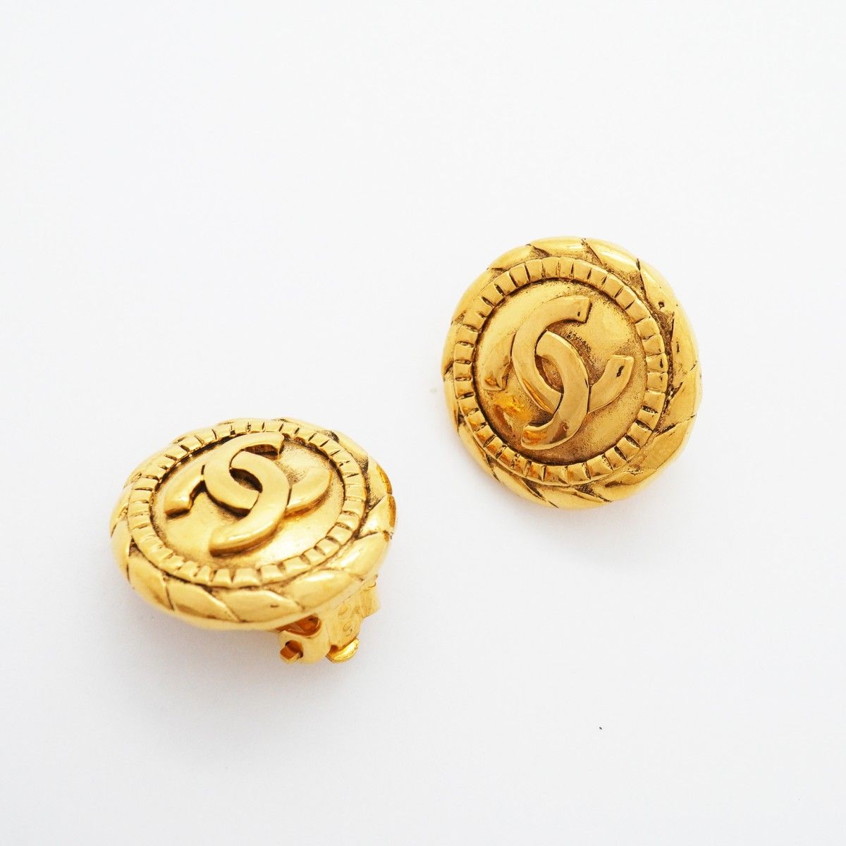 Chanel Earrings Vintage CC Logo Gold Plated — view 2