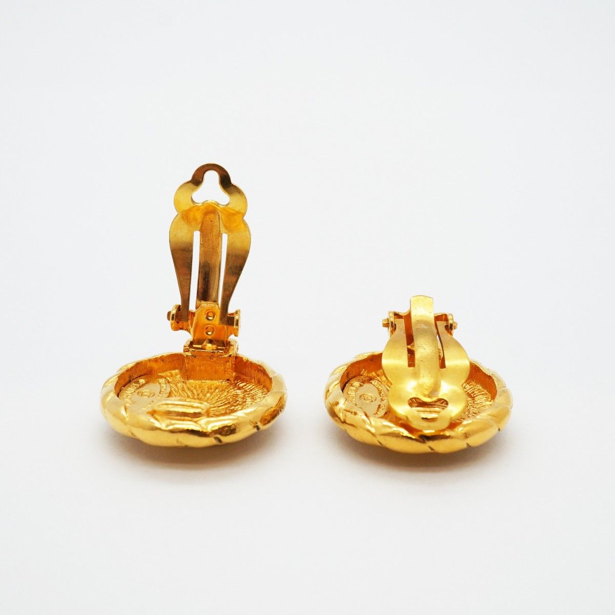 Chanel Earrings Vintage CC Logo Gold Plated — view 3