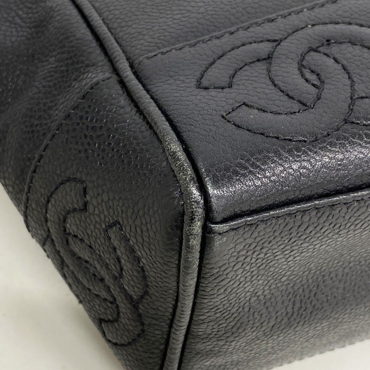 Chanel Shoulder Bag Triple Coco Caviar Leather Black Gold — view 7