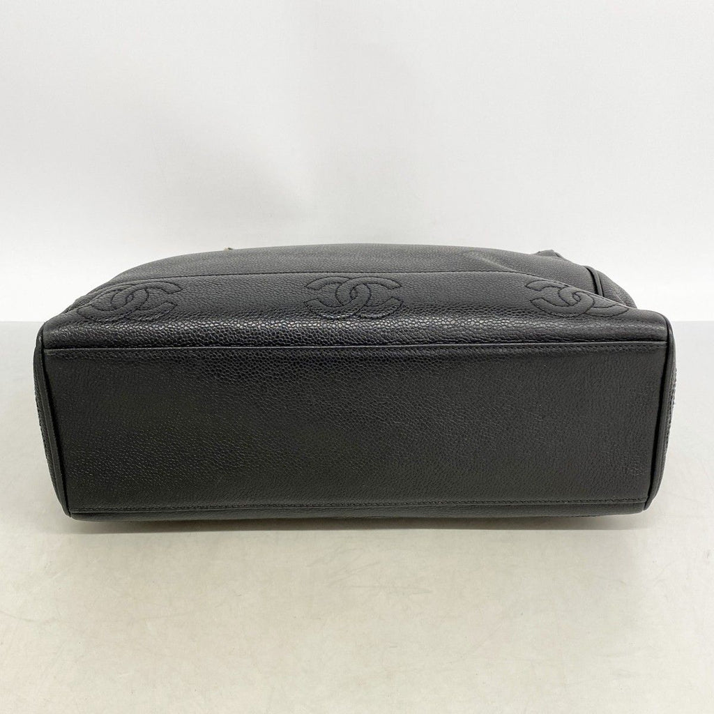 Chanel Shoulder Bag Triple Coco Caviar Leather Black Gold — view 3