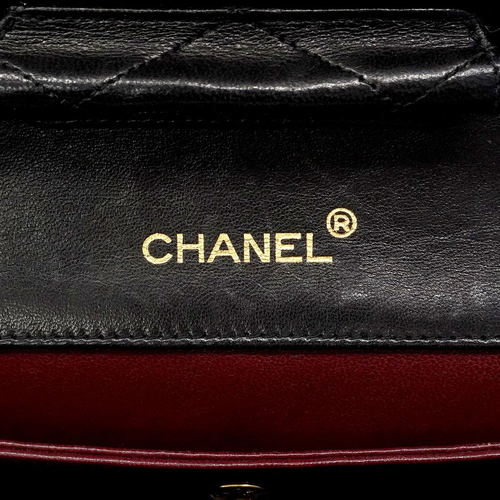 Chanel Shoulder Bag Quilted Lambskin Black Gold — view 5
