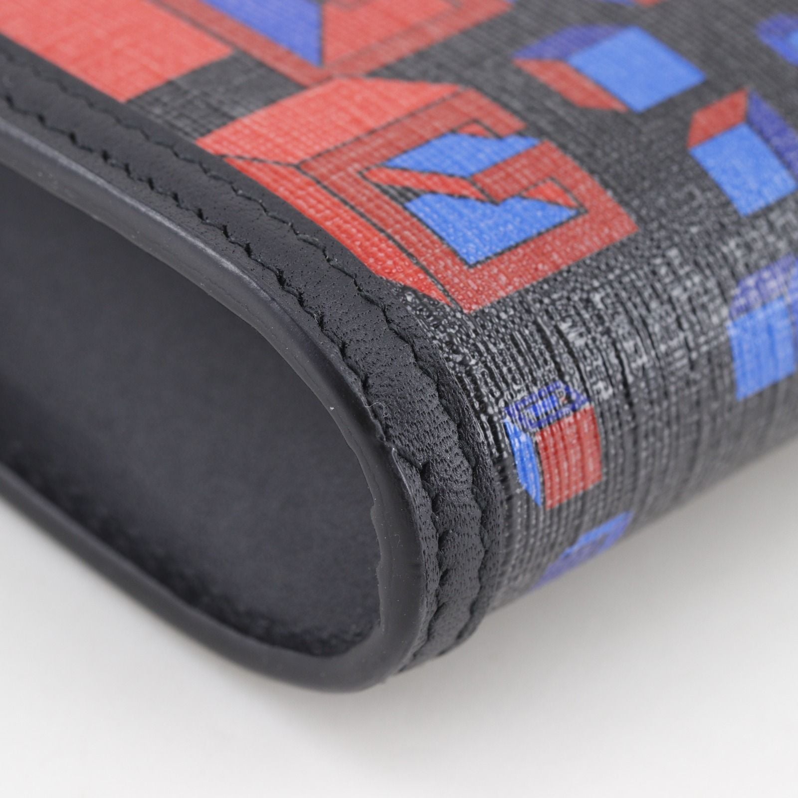 Gucci Square Space Pochette Black Shoulder — view 4