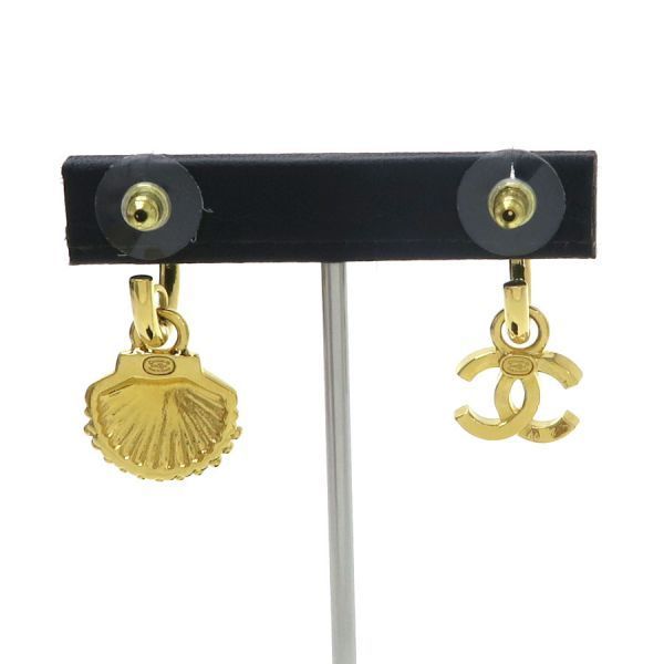 Chanel Earrings Gold — view 3