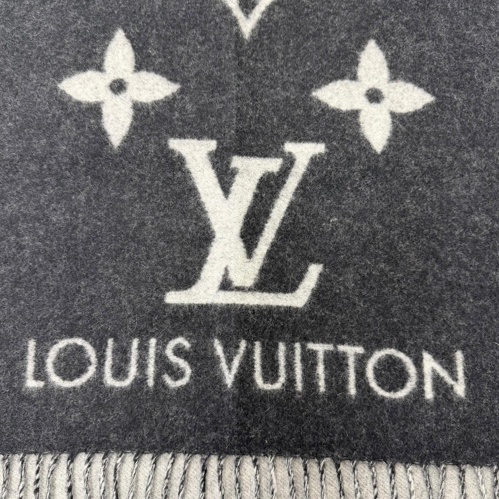Louis Vuitton Echarpe Reykjavik Cashmere Scarf Black — view 6