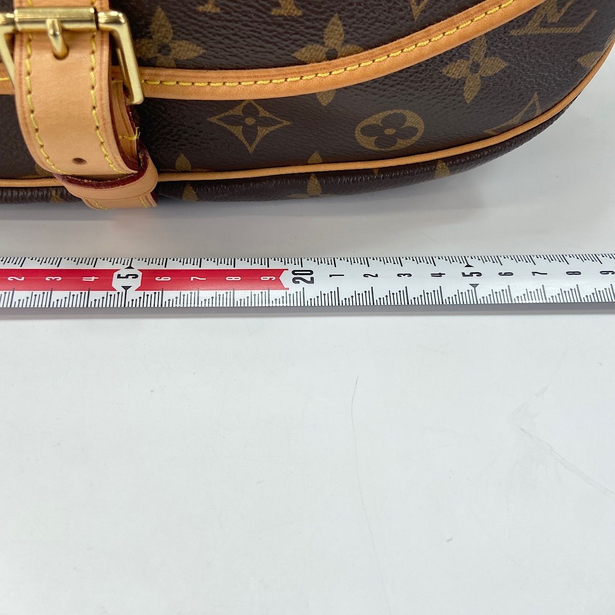 Louis Vuitton Shoulder Bag Saumur 30 — view 4
