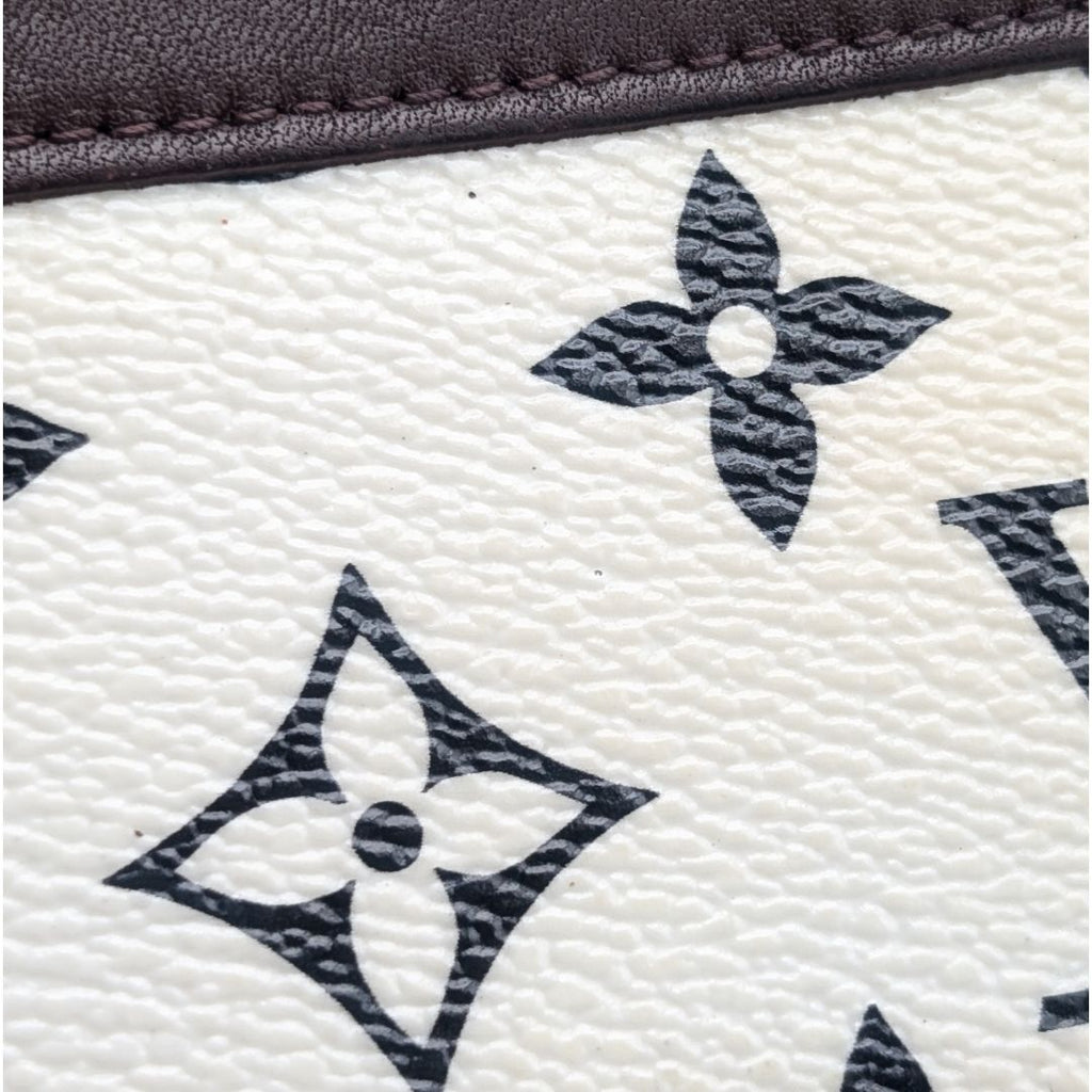Louis Vuitton Zippy Wallet Monogram Blanc Leather Zip Around White Brown — view 4
