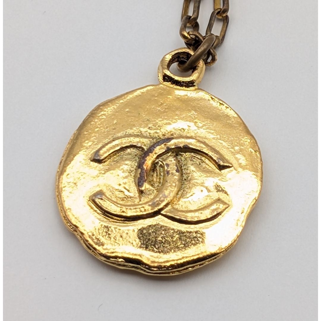 Chanel CC Logo Coin Medal Gold Necklace Round Pendant First Era Vintage — view 3