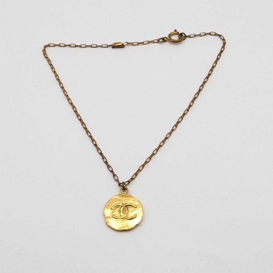 Chanel CC Logo Coin Medal Gold Necklace Round Pendant First Era Vintage — view 7