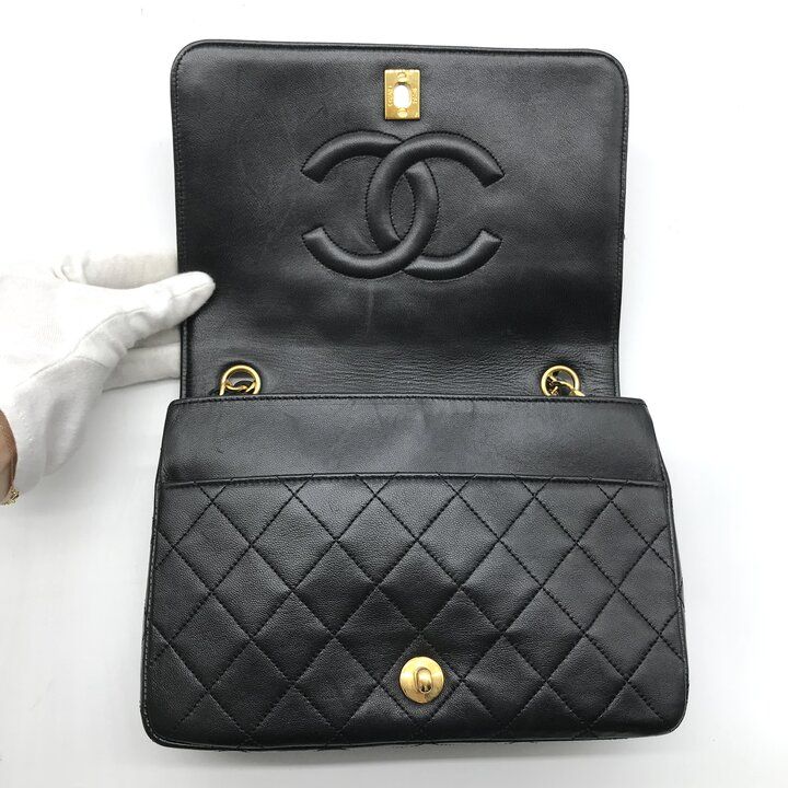 Chanel CC Logo Quilted Turnlock Leather Chain Shoulder Bag Black — view 7