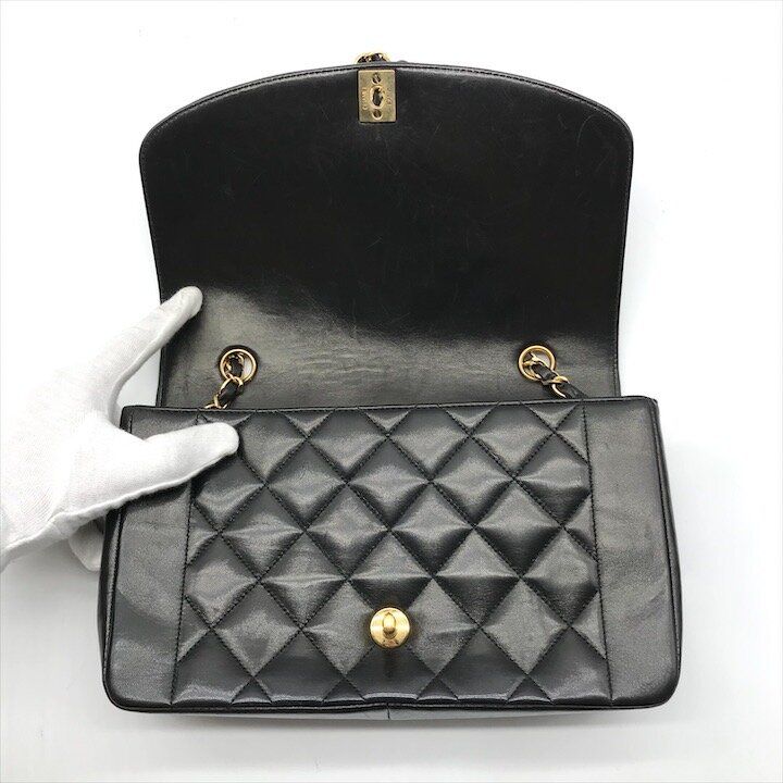 Chanel CC Logo Diana Quilted Lambskin Chain Shoulder Bag Crossbody Black — view 7