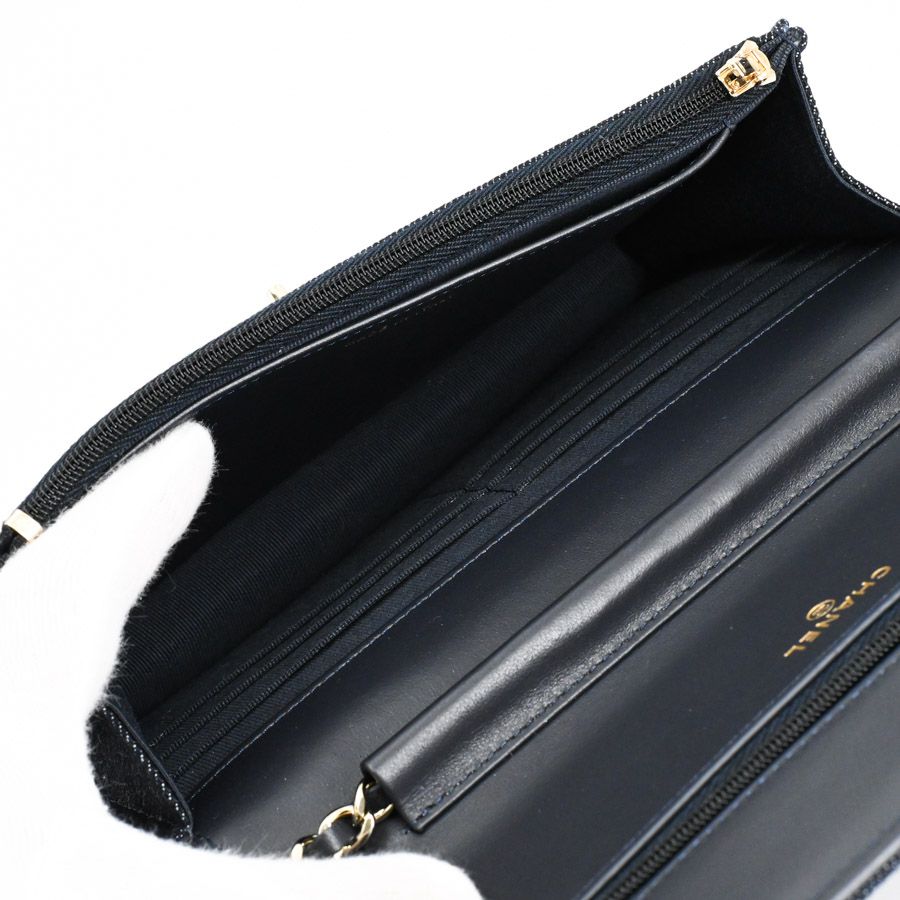 Chanel Chain Wallet Classicchain Shoulder — view 4