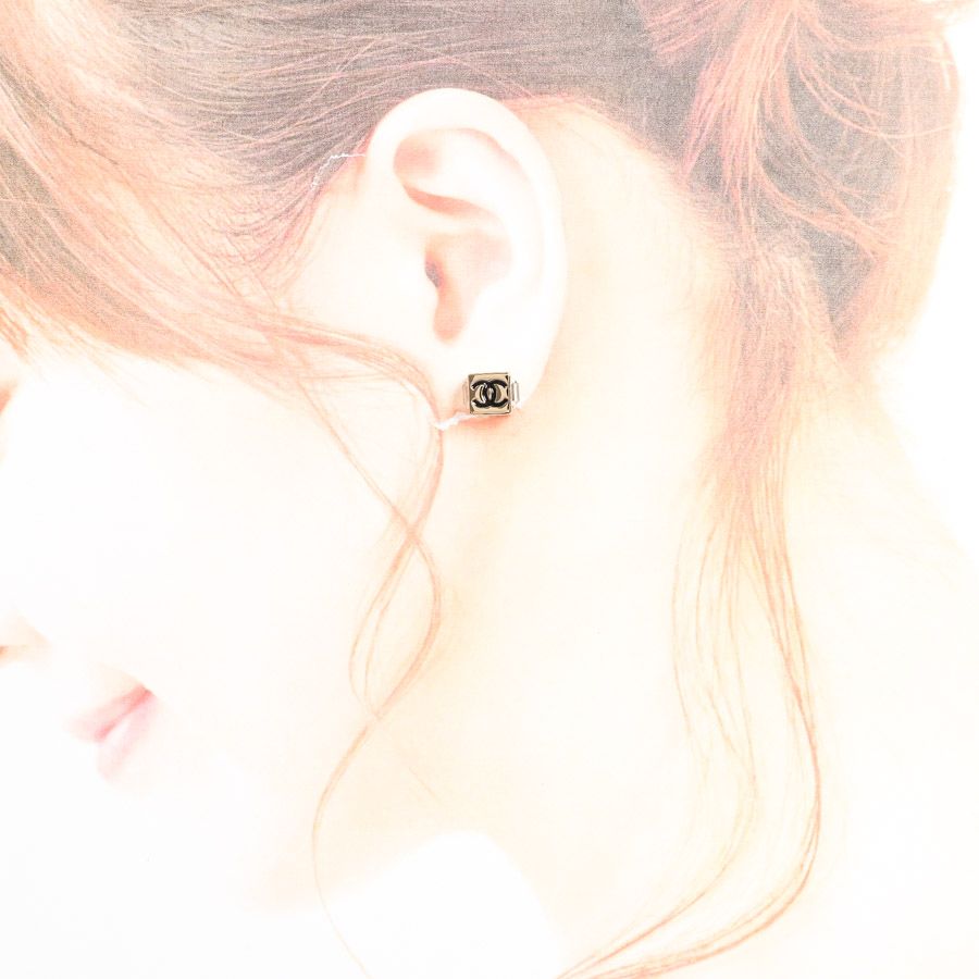 Chanel Earrings Gold — view 5
