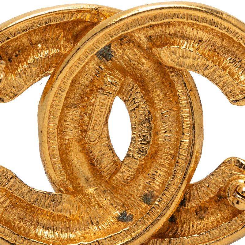 Chanel CC Logo Vintage Brooch Gold Plated — view 3