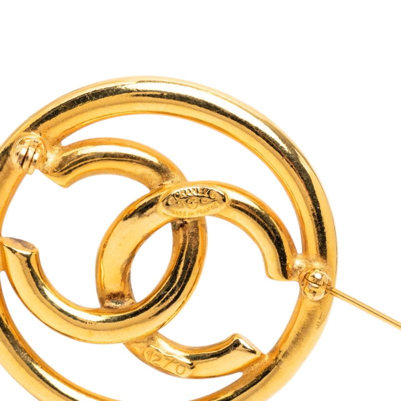 Chanel CC Logo Vintage Round Brooch 93 Gold Plated — view 4