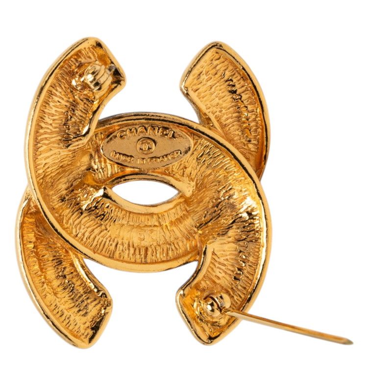Chanel Quilted CC Logo Brooch Gold Plated — view 3