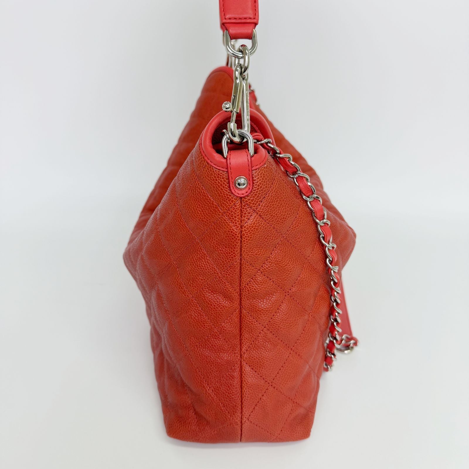 Chanel French Riviera Quilted CC Logo Shoulder Bag Caviar Leather Red Silver — view 7