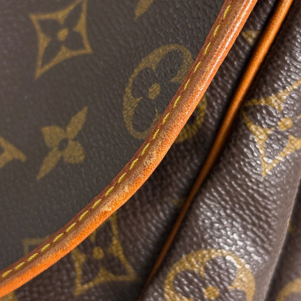 Louis Vuitton Saumur 35 Shoulder Bag Monogram Brown — view 4