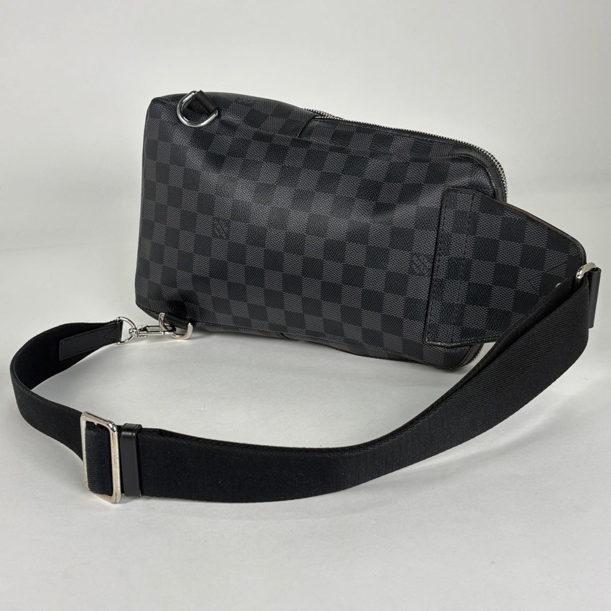 Louis Vuitton Avenue Sling Bag Damier Graphite Noir — view 2