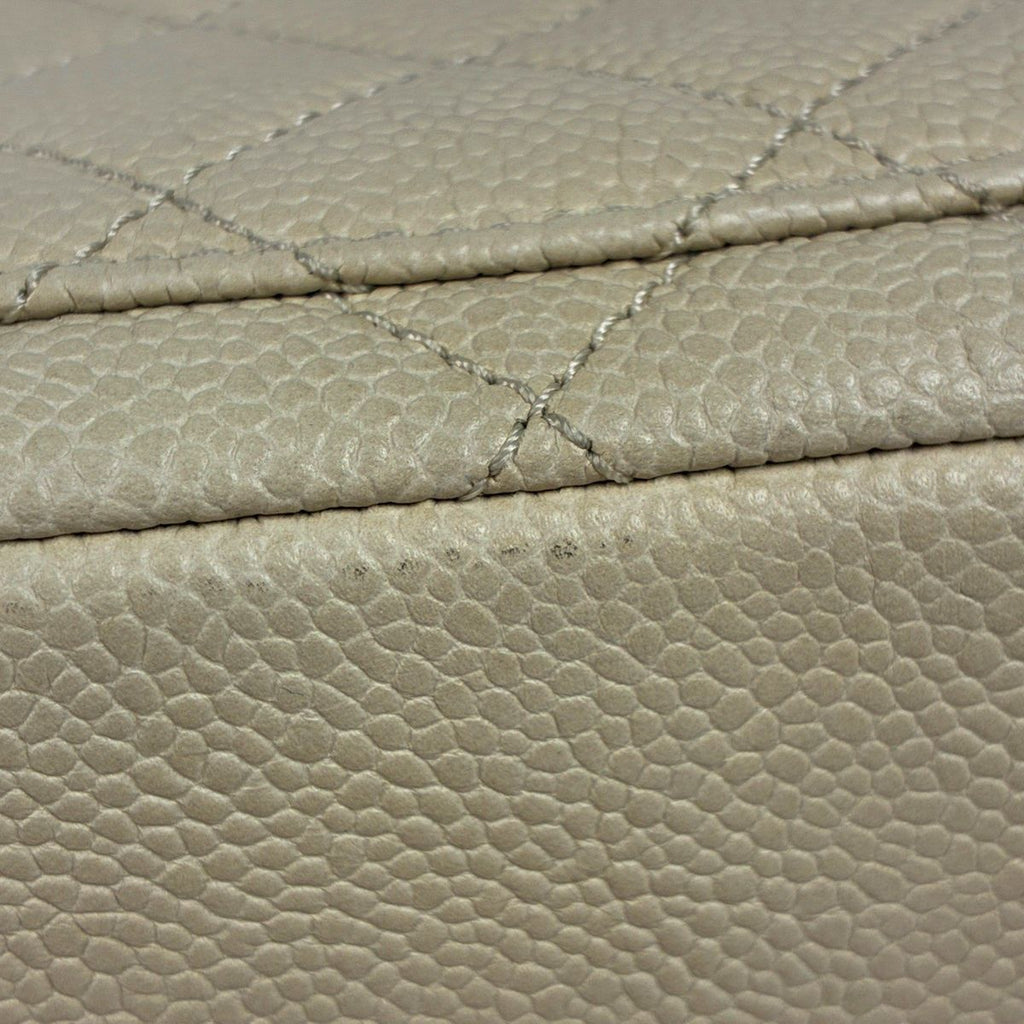 Chanel Shoulder Bag CC Filigree CC Logo Quilted Chain Caviar Leather Light Beige — view 3