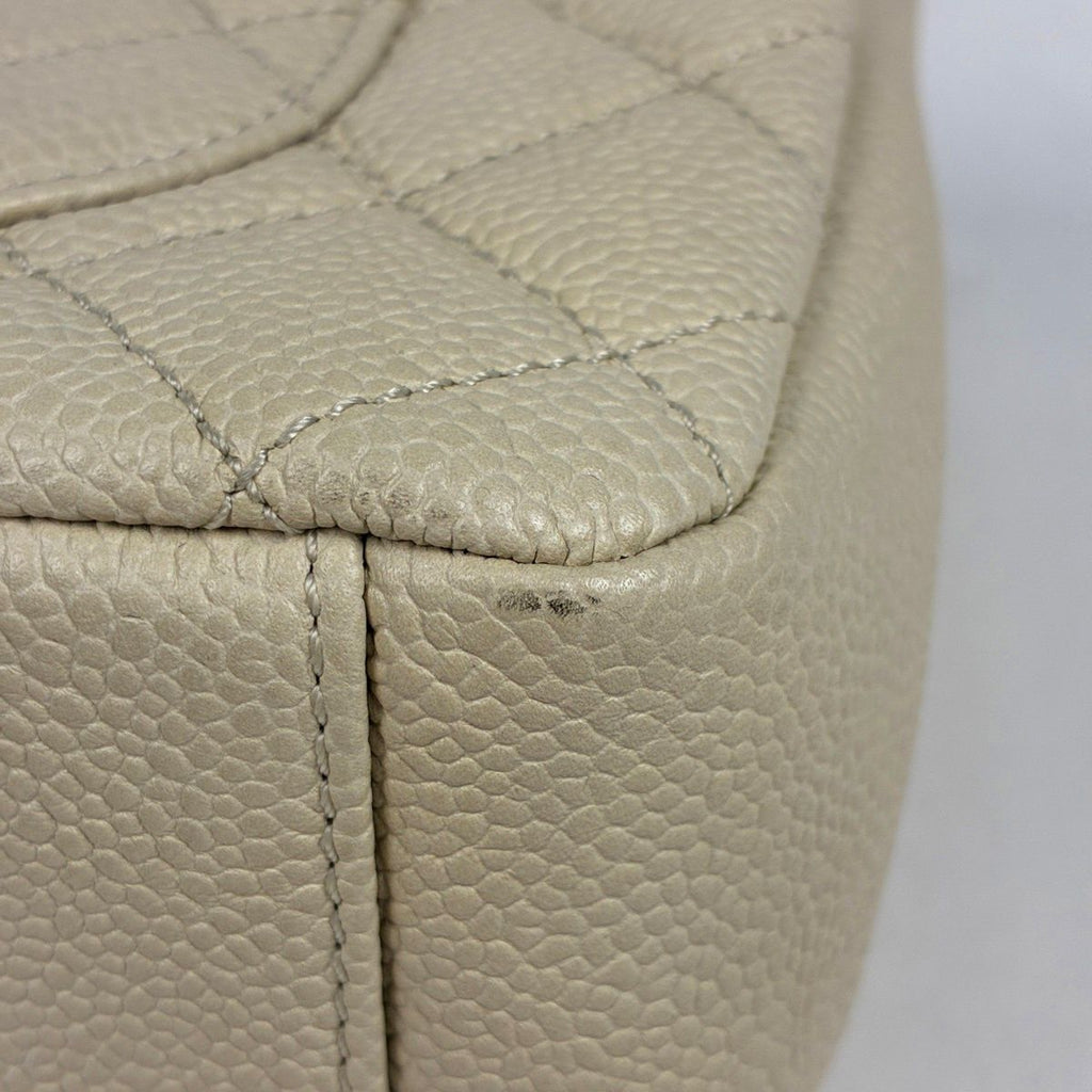 Chanel Shoulder Bag CC Filigree CC Logo Quilted Chain Caviar Leather Light Beige — view 4