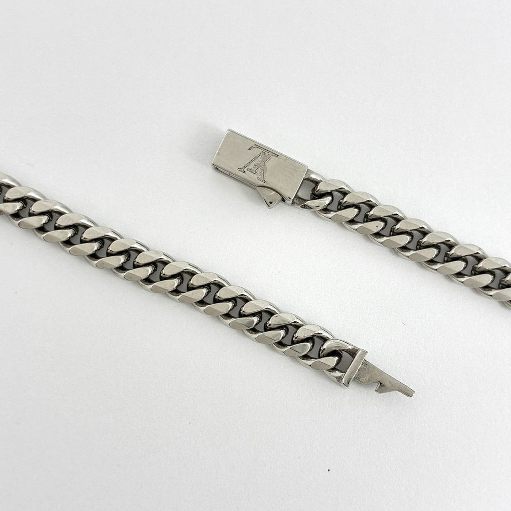 Louis Vuitton Monogram Low Necklace Metal Silver — view 3