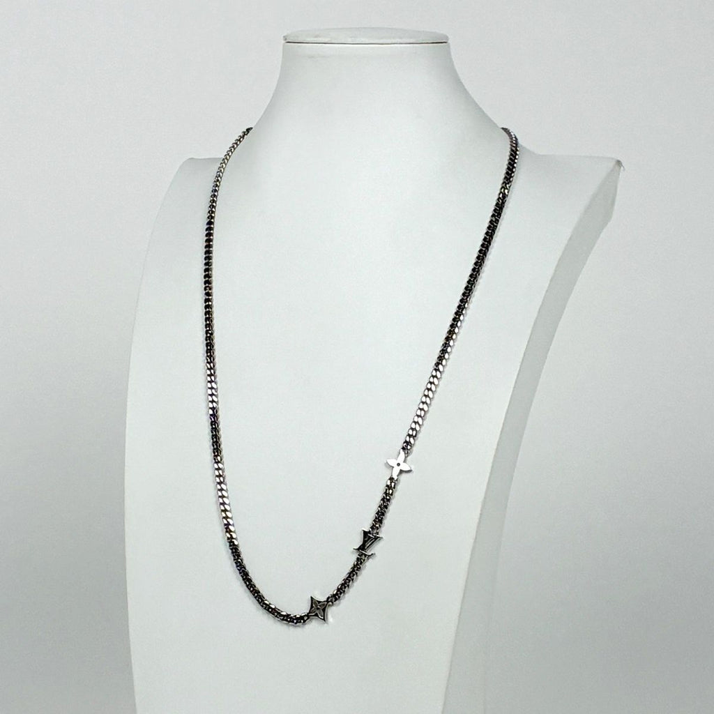 Louis Vuitton Monogram Low Necklace Metal Silver — view 4
