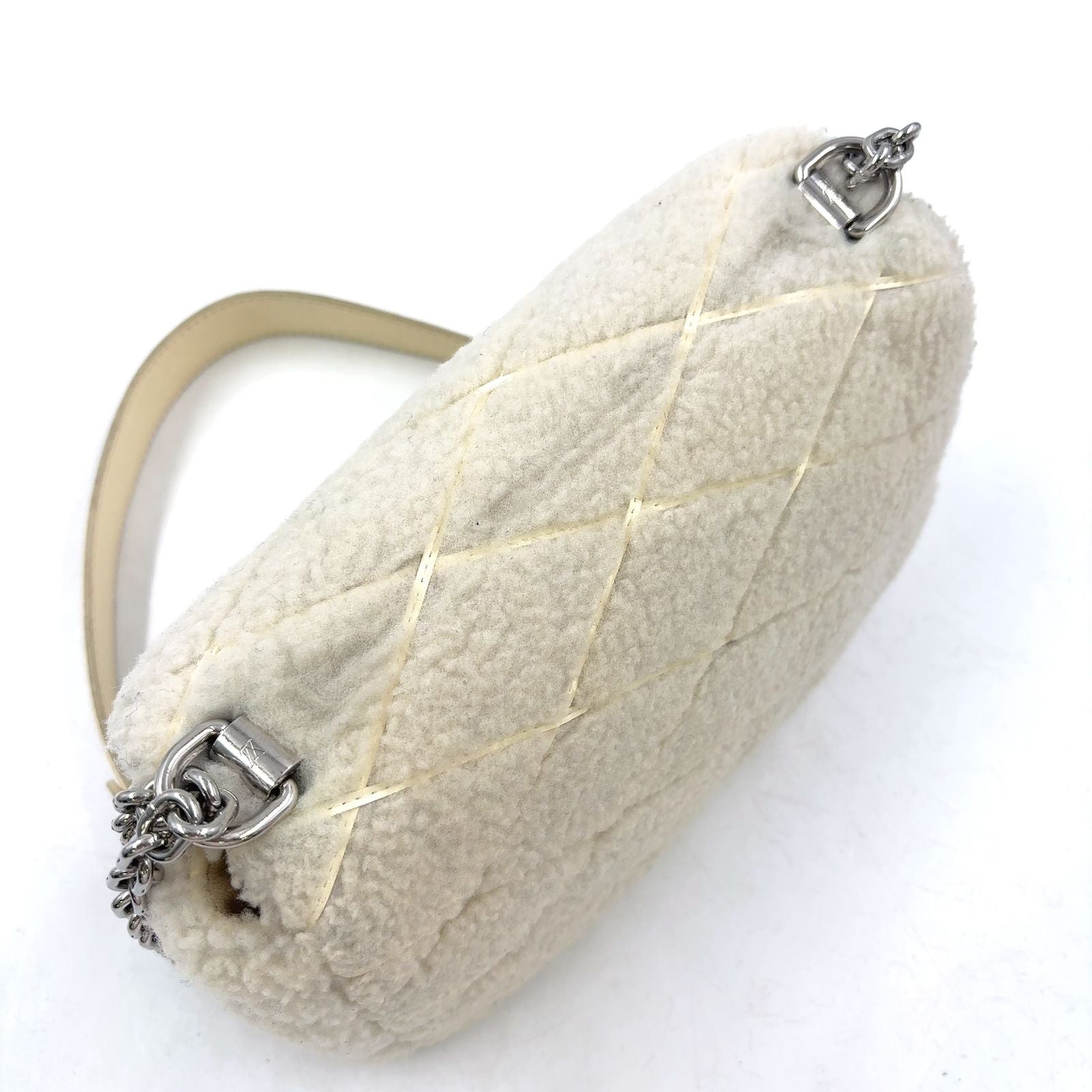 Louis Vuitton PM Lambskin Fur White Chain Shoulder Bag Silver — view 9