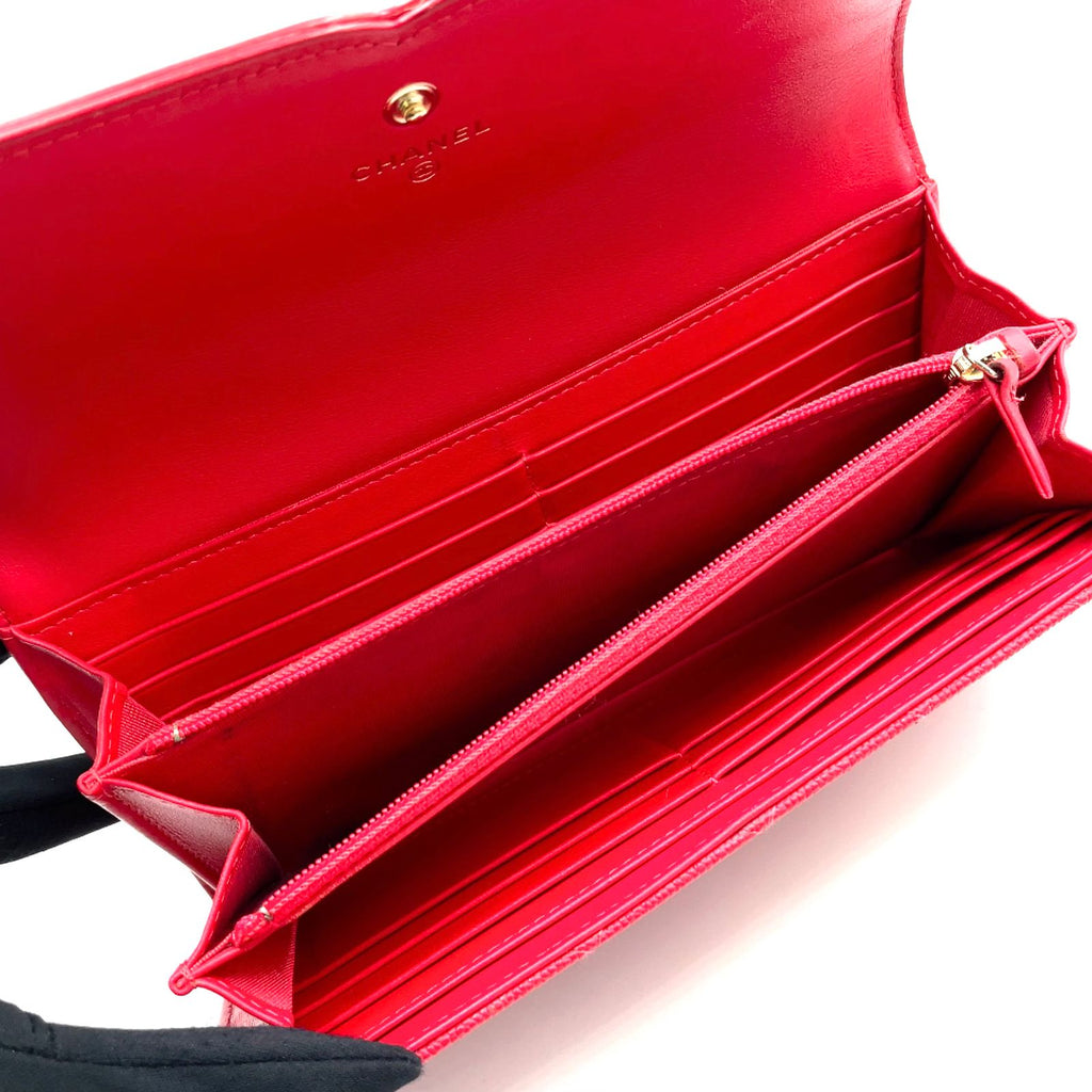 Chanel CC Filigree CC Logo Caviar Leather Red Wallet Gold — view 3