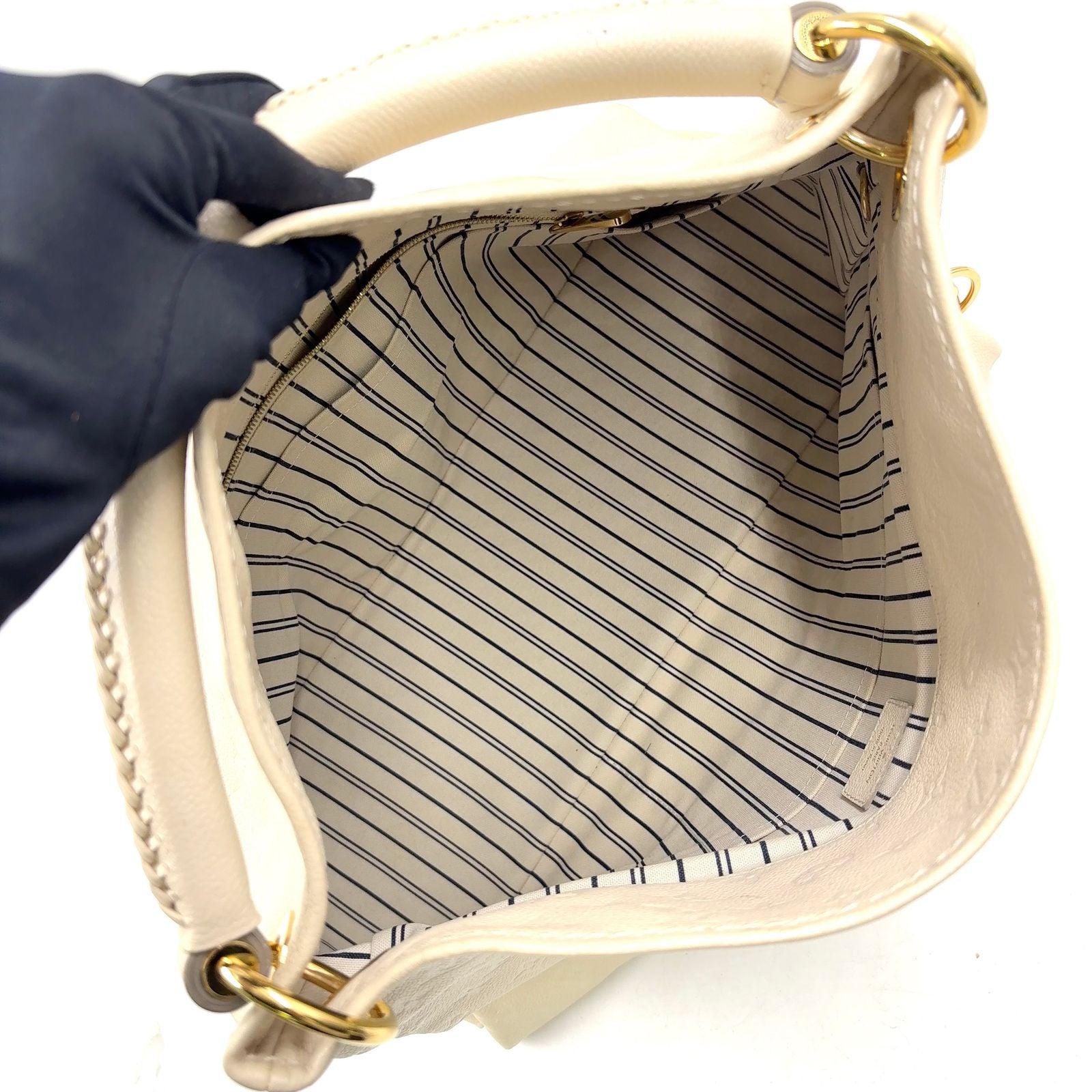 Louis Vuitton Artsy MM Monogram Empreinte Leather White Shoulder Bag Gold — view 3