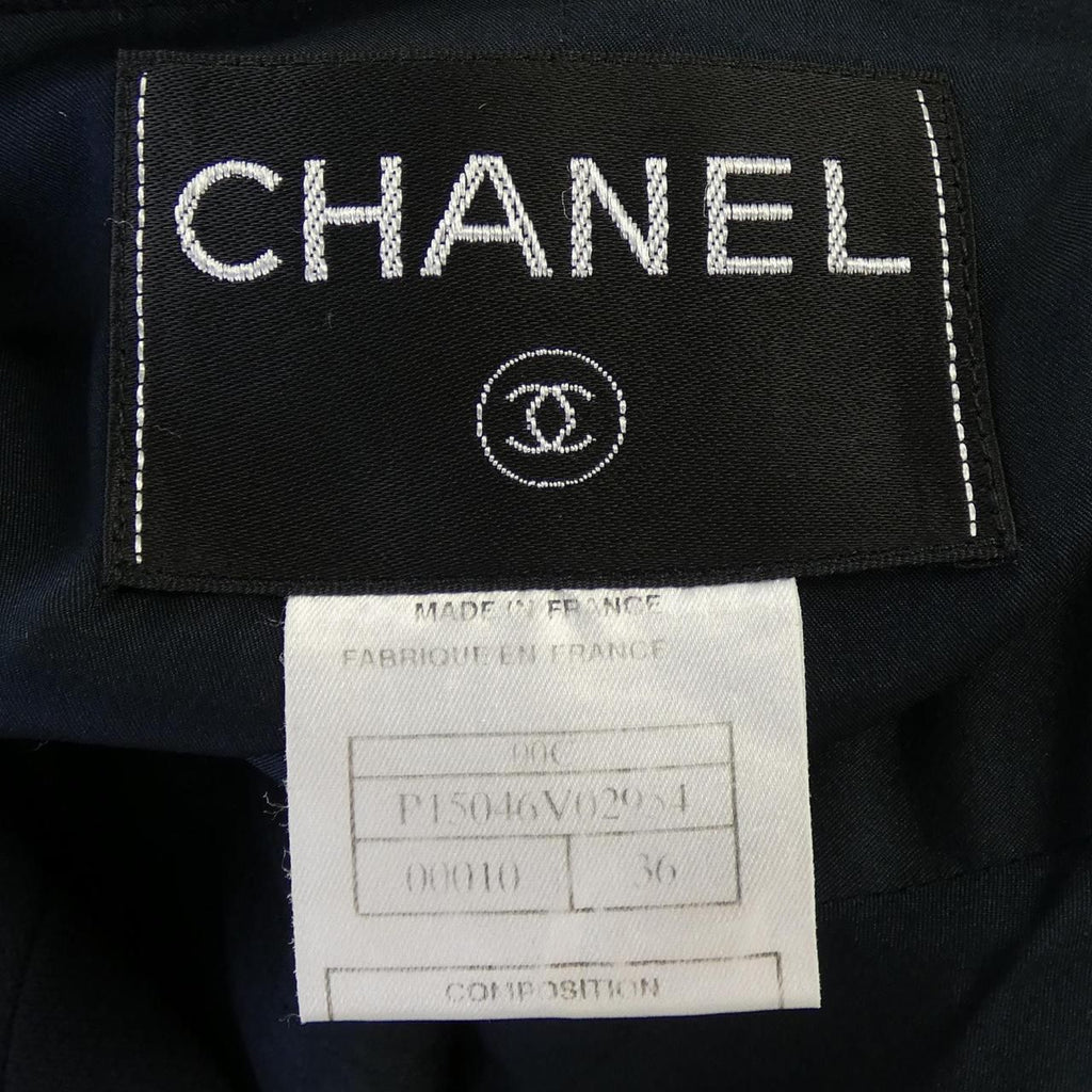 Chanel Vintage 00 C Suit — view 4