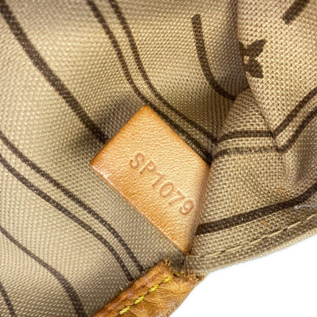 Louis Vuitton Tote Monogram Neverfull GM — view 9
