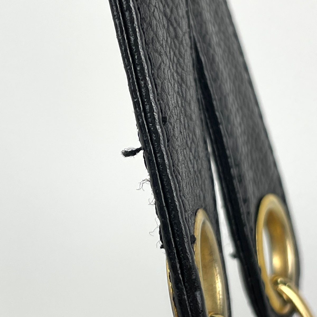 Chanel Triple CC Logo Che Tote Caviar Leather Black — view 7
