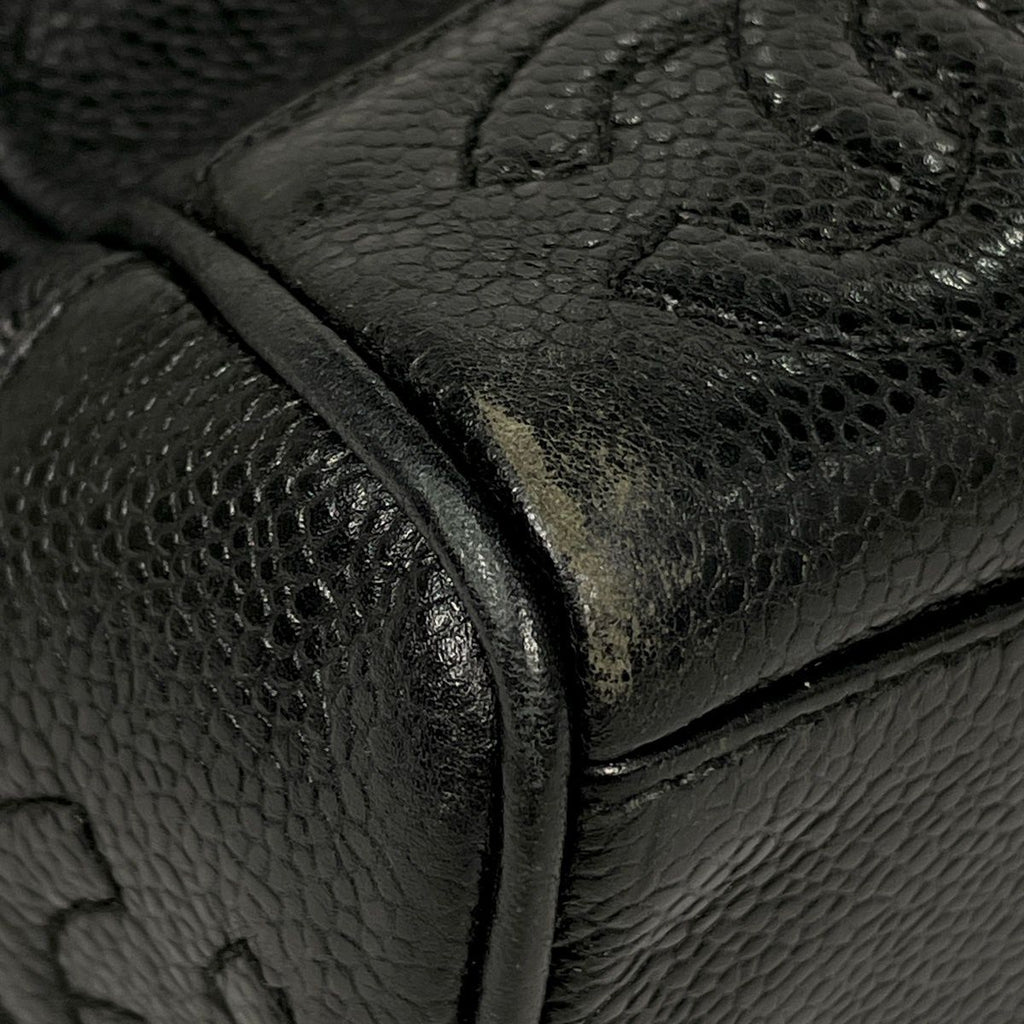 Chanel Triple CC Logo Che Tote Caviar Leather Black — view 3