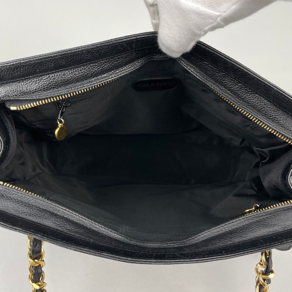 Chanel Triple CC Logo Che Tote Caviar Leather Black — view 9