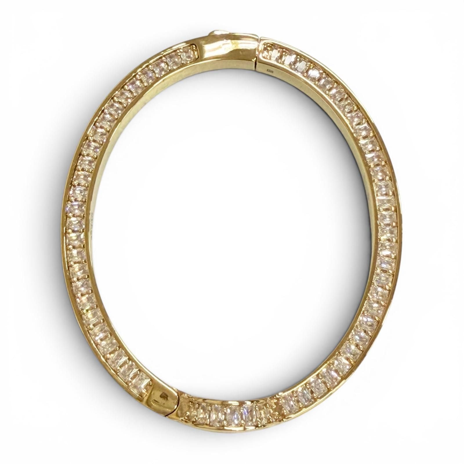 Gucci Interlocking Rhinestone Blanc D Bangle Bracelet Gold — view 6