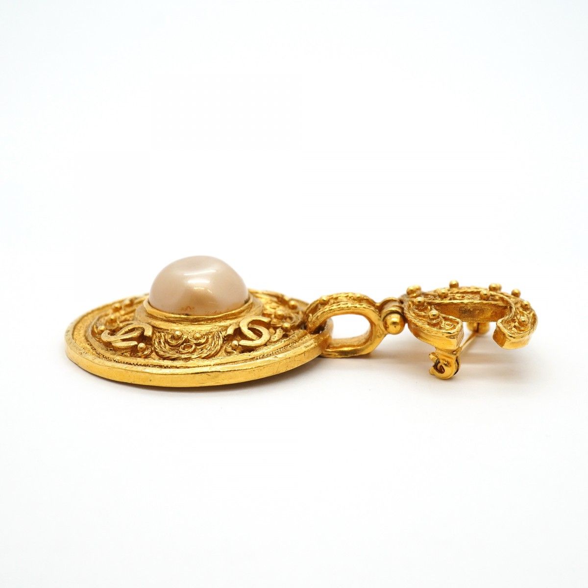 Chanel Vintage CC Logo Gold Plated Fakepearl Brooch — view 3