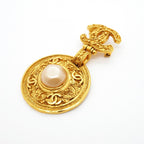 Chanel Vintage CC Logo Gold Plated Fakepearl Brooch — view 2