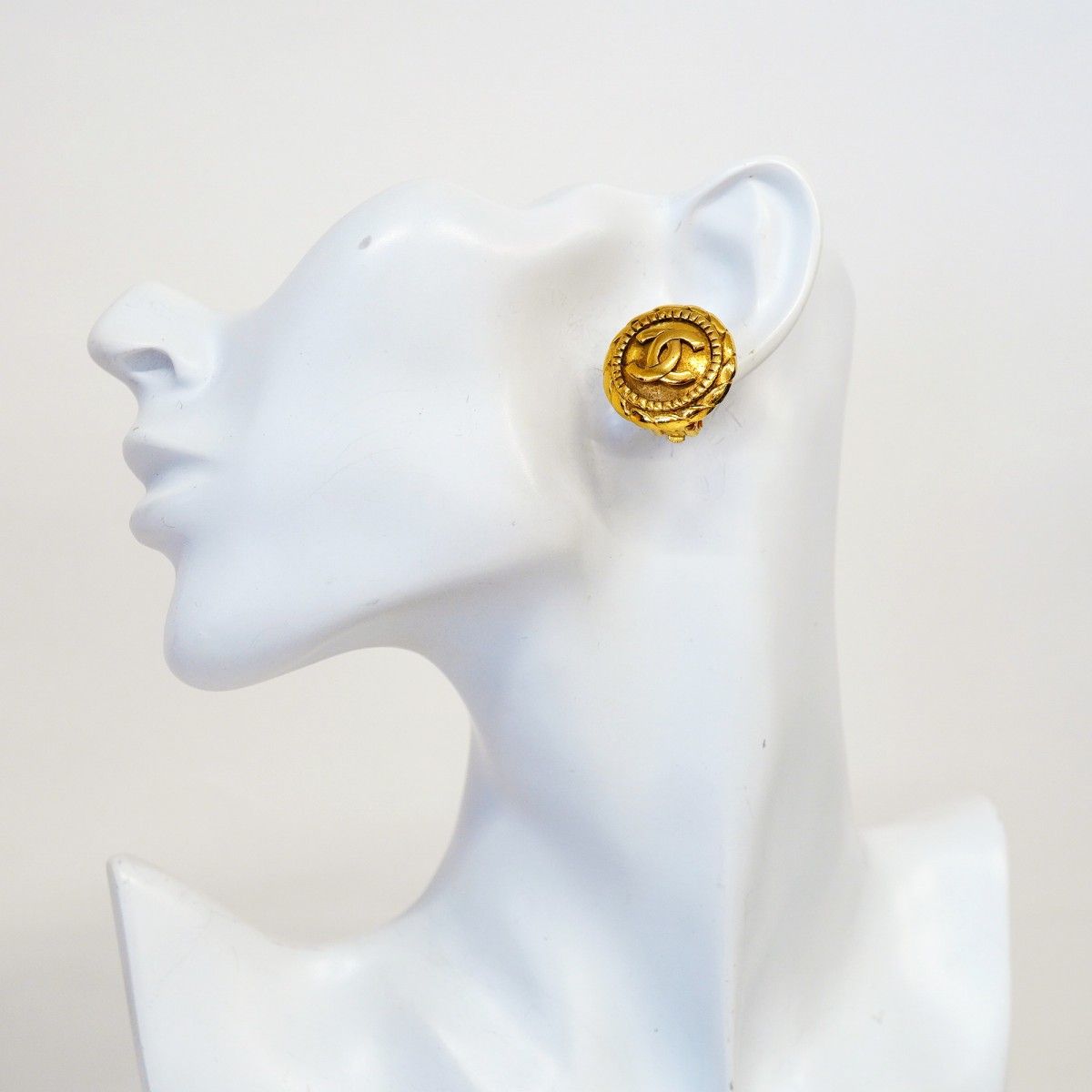 Chanel Earrings Vintage CC Logo Gold Plated — view 5