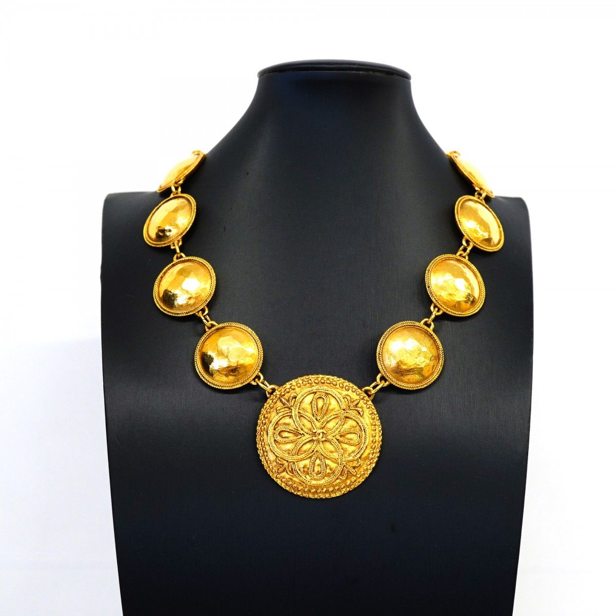 Chanel Necklace Vintage CC Logo — view 7