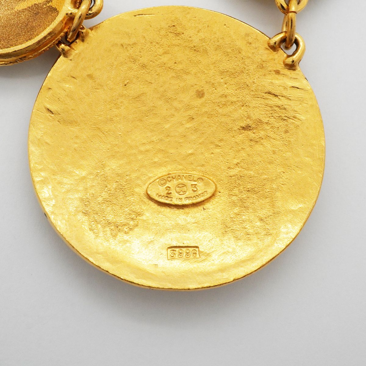 Chanel Necklace Vintage CC Logo — view 6