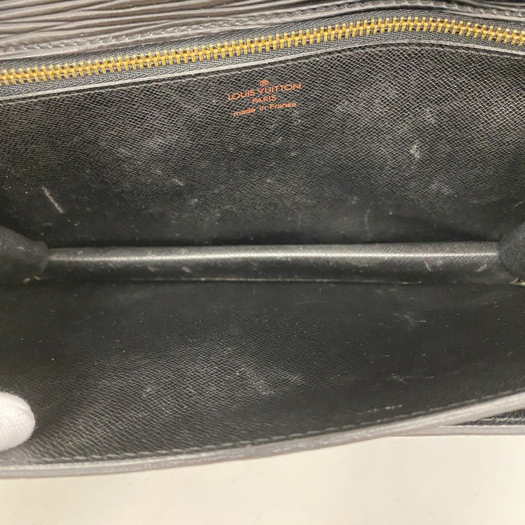 Louis Vuitton Clutch Epi Pochette Series Dragonne Noir — view 4
