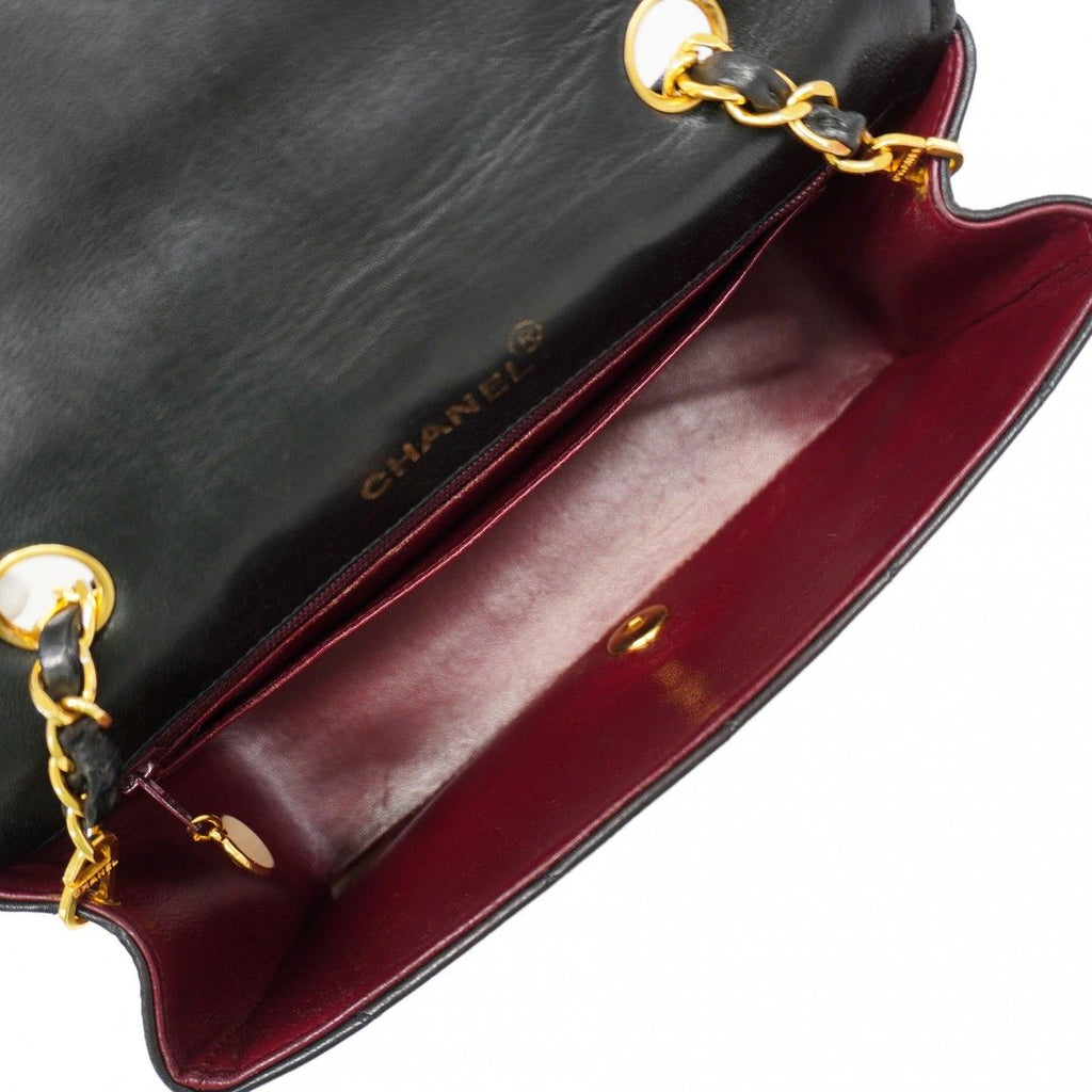 Chanel Shoulder Bag Diana Lambskin Black Gold — view 4