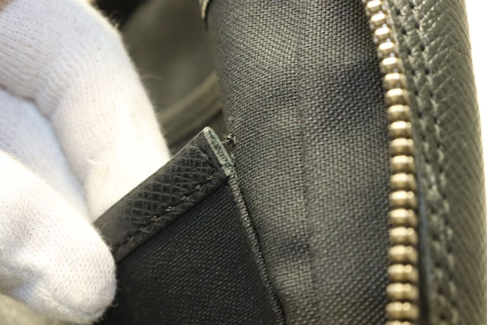 Louis Vuitton Taiga Briefcase Business — view 9